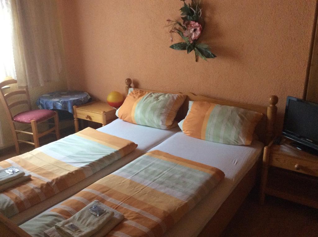 Hotel Drei Koenige Neckarbischofsheim Room photo